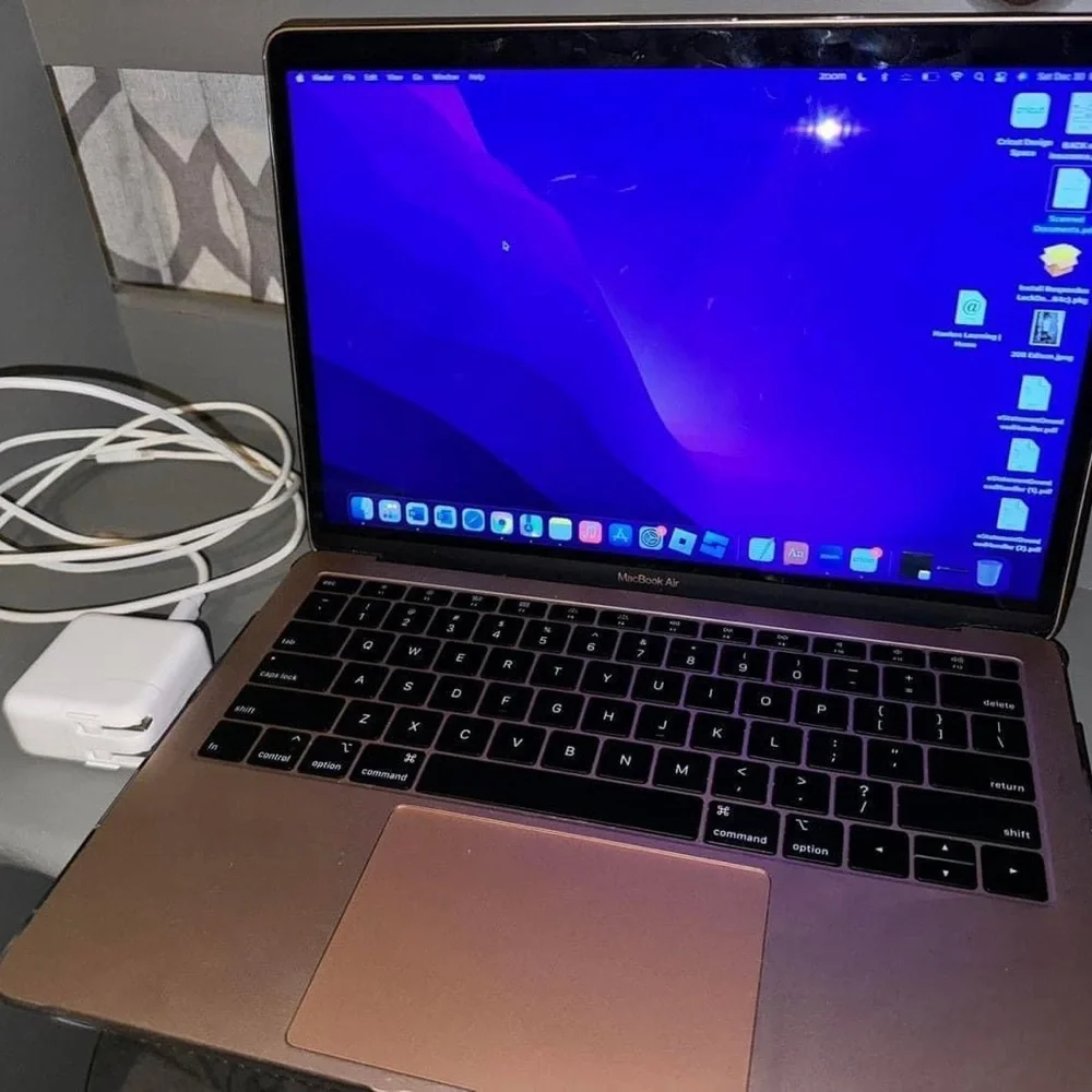 MacBook. - Picture 4 of 4